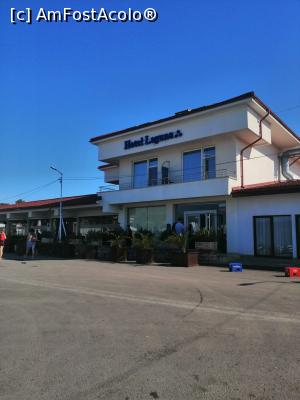 [P02] Intrarea în hotel Laguna Mangalia » foto by farcasgelu.eu
 - 
<span class="allrVoted glyphicon glyphicon-heart hidden" id="av1244950"></span>
<a class="m-l-10 hidden" id="sv1244950" onclick="voting_Foto_DelVot(,1244950,15333)" role="button">șterge vot <span class="glyphicon glyphicon-remove"></span></a>
<a id="v91244950" class=" c-red"  onclick="voting_Foto_SetVot(1244950)" role="button"><span class="glyphicon glyphicon-heart-empty"></span> <b>LIKE</b> = Votează poza</a> <img class="hidden"  id="f1244950W9" src="/imagini/loader.gif" border="0" /><span class="AjErrMes hidden" id="e1244950ErM"></span>
