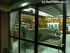 [P41] Intrând la Hotel Belvedere...  » foto by Neptunus
 - 
<span class="allrVoted glyphicon glyphicon-heart hidden" id="av541138"></span>
<a class="m-l-10 hidden" id="sv541138" onclick="voting_Foto_DelVot(,541138,15344)" role="button">șterge vot <span class="glyphicon glyphicon-remove"></span></a>
<a id="v9541138" class=" c-red"  onclick="voting_Foto_SetVot(541138)" role="button"><span class="glyphicon glyphicon-heart-empty"></span> <b>LIKE</b> = Votează poza</a> <img class="hidden"  id="f541138W9" src="/imagini/loader.gif" border="0" /><span class="AjErrMes hidden" id="e541138ErM"></span>