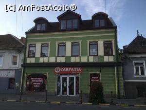 [P32] Sebes - Aici insa nu m-am putut abtine - Carpatia - magazin chinezesc » foto by mishu
 - 
<span class="allrVoted glyphicon glyphicon-heart hidden" id="av940732"></span>
<a class="m-l-10 hidden" id="sv940732" onclick="voting_Foto_DelVot(,940732,15371)" role="button">șterge vot <span class="glyphicon glyphicon-remove"></span></a>
<a id="v9940732" class=" c-red"  onclick="voting_Foto_SetVot(940732)" role="button"><span class="glyphicon glyphicon-heart-empty"></span> <b>LIKE</b> = Votează poza</a> <img class="hidden"  id="f940732W9" src="/imagini/loader.gif" border="0" /><span class="AjErrMes hidden" id="e940732ErM"></span>