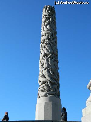 [P15] Monolitul, piesa de rezistenta a parcului Vigeland » foto by ileanaxperta*
 - 
<span class="allrVoted glyphicon glyphicon-heart hidden" id="av595348"></span>
<a class="m-l-10 hidden" id="sv595348" onclick="voting_Foto_DelVot(,595348,15474)" role="button">șterge vot <span class="glyphicon glyphicon-remove"></span></a>
<a id="v9595348" class=" c-red"  onclick="voting_Foto_SetVot(595348)" role="button"><span class="glyphicon glyphicon-heart-empty"></span> <b>LIKE</b> = Votează poza</a> <img class="hidden"  id="f595348W9" src="/imagini/loader.gif" border="0" /><span class="AjErrMes hidden" id="e595348ErM"></span>