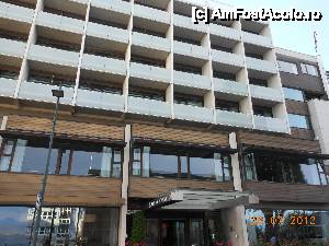 [P02] Molde - Quality Hotel Alexandra, faţada principală.  » foto by iulianic
 - 
<span class="allrVoted glyphicon glyphicon-heart hidden" id="av472206"></span>
<a class="m-l-10 hidden" id="sv472206" onclick="voting_Foto_DelVot(,472206,15524)" role="button">șterge vot <span class="glyphicon glyphicon-remove"></span></a>
<a id="v9472206" class=" c-red"  onclick="voting_Foto_SetVot(472206)" role="button"><span class="glyphicon glyphicon-heart-empty"></span> <b>LIKE</b> = Votează poza</a> <img class="hidden"  id="f472206W9" src="/imagini/loader.gif" border="0" /><span class="AjErrMes hidden" id="e472206ErM"></span>