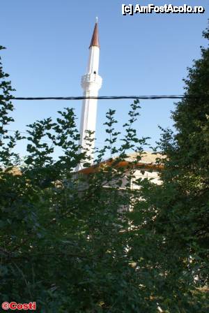 [P11] Minaretul geamiei Şeicului Faruh (Džamija Šejha Feruha), de lângă hotelul Telal » foto by Costi
 - 
<span class="allrVoted glyphicon glyphicon-heart hidden" id="av476176"></span>
<a class="m-l-10 hidden" id="sv476176" onclick="voting_Foto_DelVot(,476176,15600)" role="button">șterge vot <span class="glyphicon glyphicon-remove"></span></a>
<a id="v9476176" class=" c-red"  onclick="voting_Foto_SetVot(476176)" role="button"><span class="glyphicon glyphicon-heart-empty"></span> <b>LIKE</b> = Votează poza</a> <img class="hidden"  id="f476176W9" src="/imagini/loader.gif" border="0" /><span class="AjErrMes hidden" id="e476176ErM"></span>