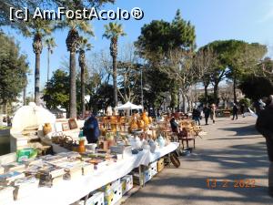 [P57] La târgul de duminică din Ostuni » foto by irinad
 - 
<span class="allrVoted glyphicon glyphicon-heart hidden" id="av1327567"></span>
<a class="m-l-10 hidden" id="sv1327567" onclick="voting_Foto_DelVot(,1327567,15648)" role="button">șterge vot <span class="glyphicon glyphicon-remove"></span></a>
<a id="v91327567" class=" c-red"  onclick="voting_Foto_SetVot(1327567)" role="button"><span class="glyphicon glyphicon-heart-empty"></span> <b>LIKE</b> = Votează poza</a> <img class="hidden"  id="f1327567W9" src="/imagini/loader.gif" border="0" /><span class="AjErrMes hidden" id="e1327567ErM"></span>