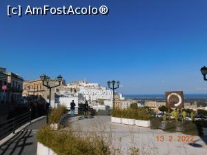 [P62] Punctul de belvedere cel mai bun de unde se poate privi către Ostuni în ansamblu » foto by irinad
 - 
<span class="allrVoted glyphicon glyphicon-heart hidden" id="av1327572"></span>
<a class="m-l-10 hidden" id="sv1327572" onclick="voting_Foto_DelVot(,1327572,15648)" role="button">șterge vot <span class="glyphicon glyphicon-remove"></span></a>
<a id="v91327572" class=" c-red"  onclick="voting_Foto_SetVot(1327572)" role="button"><span class="glyphicon glyphicon-heart-empty"></span> <b>LIKE</b> = Votează poza</a> <img class="hidden"  id="f1327572W9" src="/imagini/loader.gif" border="0" /><span class="AjErrMes hidden" id="e1327572ErM"></span>