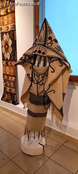 [P14] Imagine din expoziție. » foto by tata123 🔱
 - 
<span class="allrVoted glyphicon glyphicon-heart hidden" id="av1502411"></span>
<a class="m-l-10 hidden" id="sv1502411" onclick="voting_Foto_DelVot(,1502411,15672)" role="button">șterge vot <span class="glyphicon glyphicon-remove"></span></a>
<a id="v91502411" class=" c-red"  onclick="voting_Foto_SetVot(1502411)" role="button"><span class="glyphicon glyphicon-heart-empty"></span> <b>LIKE</b> = Votează poza</a> <img class="hidden"  id="f1502411W9" src="/imagini/loader.gif" border="0" /><span class="AjErrMes hidden" id="e1502411ErM"></span>