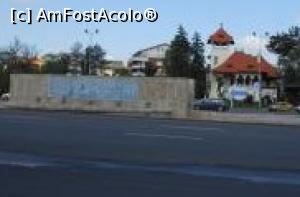 [P01] Vila Minovici în dreptul fântânii Mioriţa » foto by Michi <span class="label label-default labelC_thin small">NEVOTABILĂ</span>
