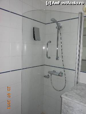 [P23] Clarion Collection Hotel Arcticus - Harstad. Baia camerei 514, peretele de sticlă care mi-a plăcut.  » foto by iulianic
 - 
<span class="allrVoted glyphicon glyphicon-heart hidden" id="av482896"></span>
<a class="m-l-10 hidden" id="sv482896" onclick="voting_Foto_DelVot(,482896,15738)" role="button">șterge vot <span class="glyphicon glyphicon-remove"></span></a>
<a id="v9482896" class=" c-red"  onclick="voting_Foto_SetVot(482896)" role="button"><span class="glyphicon glyphicon-heart-empty"></span> <b>LIKE</b> = Votează poza</a> <img class="hidden"  id="f482896W9" src="/imagini/loader.gif" border="0" /><span class="AjErrMes hidden" id="e482896ErM"></span>