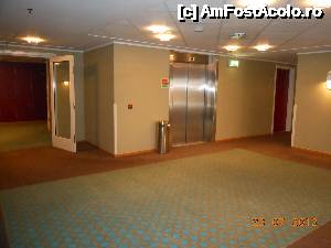 [P09] Clarion Collection Hotel Arcticus - Harstad. Unul dintre lifturi şi accesul spre coridoarele auxiliare.  » foto by iulianic
 - 
<span class="allrVoted glyphicon glyphicon-heart hidden" id="av482873"></span>
<a class="m-l-10 hidden" id="sv482873" onclick="voting_Foto_DelVot(,482873,15738)" role="button">șterge vot <span class="glyphicon glyphicon-remove"></span></a>
<a id="v9482873" class=" c-red"  onclick="voting_Foto_SetVot(482873)" role="button"><span class="glyphicon glyphicon-heart-empty"></span> <b>LIKE</b> = Votează poza</a> <img class="hidden"  id="f482873W9" src="/imagini/loader.gif" border="0" /><span class="AjErrMes hidden" id="e482873ErM"></span>