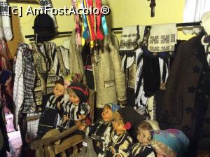 [P24] Muzeul Momarlanului - si alte costume » foto by mishu
 - 
<span class="allrVoted glyphicon glyphicon-heart hidden" id="av856044"></span>
<a class="m-l-10 hidden" id="sv856044" onclick="voting_Foto_DelVot(,856044,15838)" role="button">șterge vot <span class="glyphicon glyphicon-remove"></span></a>
<a id="v9856044" class=" c-red"  onclick="voting_Foto_SetVot(856044)" role="button"><span class="glyphicon glyphicon-heart-empty"></span> <b>LIKE</b> = Votează poza</a> <img class="hidden"  id="f856044W9" src="/imagini/loader.gif" border="0" /><span class="AjErrMes hidden" id="e856044ErM"></span>