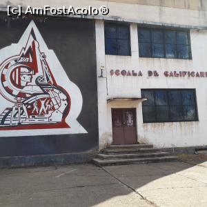 [P26] vizita fosta mina Petrila - fosta cladire administrativa in care se tineau cursurile de calificare » foto by Chloe
 - 
<span class="allrVoted glyphicon glyphicon-heart hidden" id="av1089642"></span>
<a class="m-l-10 hidden" id="sv1089642" onclick="voting_Foto_DelVot(,1089642,15838)" role="button">șterge vot <span class="glyphicon glyphicon-remove"></span></a>
<a id="v91089642" class=" c-red"  onclick="voting_Foto_SetVot(1089642)" role="button"><span class="glyphicon glyphicon-heart-empty"></span> <b>LIKE</b> = Votează poza</a> <img class="hidden"  id="f1089642W9" src="/imagini/loader.gif" border="0" /><span class="AjErrMes hidden" id="e1089642ErM"></span>