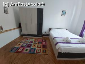 [P14] Dormitorul spațios cu covorul multicolor » foto by diana2015
 - 
<span class="allrVoted glyphicon glyphicon-heart hidden" id="av1191984"></span>
<a class="m-l-10 hidden" id="sv1191984" onclick="voting_Foto_DelVot(,1191984,16103)" role="button">șterge vot <span class="glyphicon glyphicon-remove"></span></a>
<a id="v91191984" class=" c-red"  onclick="voting_Foto_SetVot(1191984)" role="button"><span class="glyphicon glyphicon-heart-empty"></span> <b>LIKE</b> = Votează poza</a> <img class="hidden"  id="f1191984W9" src="/imagini/loader.gif" border="0" /><span class="AjErrMes hidden" id="e1191984ErM"></span>