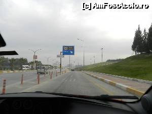 [P04] Dupa ce ati trecut pe sensul celalalt, acum veniti dinspre Denizli. NU luati exitul inspre Pamukkale, pe sub tunel, ci continuati tot inainte spre Ankara. Imediat dupa acest exist, sa mergeti incet, deoarece urmeaza iesirea la hotel pe dreapta.  » foto by TraianS
 - 
<span class="allrVoted glyphicon glyphicon-heart hidden" id="av499985"></span>
<a class="m-l-10 hidden" id="sv499985" onclick="voting_Foto_DelVot(,499985,16198)" role="button">șterge vot <span class="glyphicon glyphicon-remove"></span></a>
<a id="v9499985" class=" c-red"  onclick="voting_Foto_SetVot(499985)" role="button"><span class="glyphicon glyphicon-heart-empty"></span> <b>LIKE</b> = Votează poza</a> <img class="hidden"  id="f499985W9" src="/imagini/loader.gif" border="0" /><span class="AjErrMes hidden" id="e499985ErM"></span>