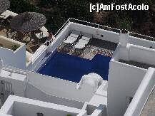 [P15] Fira: minipiscina la unul din locurile de cazare de pe marginea abruptului » foto by argemi*
 - 
<span class="allrVoted glyphicon glyphicon-heart hidden" id="av264308"></span>
<a class="m-l-10 hidden" id="sv264308" onclick="voting_Foto_DelVot(,264308,16213)" role="button">șterge vot <span class="glyphicon glyphicon-remove"></span></a>
<a id="v9264308" class=" c-red"  onclick="voting_Foto_SetVot(264308)" role="button"><span class="glyphicon glyphicon-heart-empty"></span> <b>LIKE</b> = Votează poza</a> <img class="hidden"  id="f264308W9" src="/imagini/loader.gif" border="0" /><span class="AjErrMes hidden" id="e264308ErM"></span>