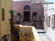 [P07] Oia: Doua din zecile de magazine care vindeau lucruri de arta, nemaivazute in alta parte a Cretei si a Greciei (si preturi pe masura) » foto by argemi*
 - 
<span class="allrVoted glyphicon glyphicon-heart hidden" id="av264285"></span>
<a class="m-l-10 hidden" id="sv264285" onclick="voting_Foto_DelVot(,264285,16213)" role="button">șterge vot <span class="glyphicon glyphicon-remove"></span></a>
<a id="v9264285" class=" c-red"  onclick="voting_Foto_SetVot(264285)" role="button"><span class="glyphicon glyphicon-heart-empty"></span> <b>LIKE</b> = Votează poza</a> <img class="hidden"  id="f264285W9" src="/imagini/loader.gif" border="0" /><span class="AjErrMes hidden" id="e264285ErM"></span>