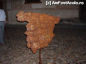 [P16] O sculptura moderna cu harta Spaniei.  » foto by alinaro
 - 
<span class="allrVoted glyphicon glyphicon-heart hidden" id="av500943"></span>
<a class="m-l-10 hidden" id="sv500943" onclick="voting_Foto_DelVot(,500943,16214)" role="button">șterge vot <span class="glyphicon glyphicon-remove"></span></a>
<a id="v9500943" class=" c-red"  onclick="voting_Foto_SetVot(500943)" role="button"><span class="glyphicon glyphicon-heart-empty"></span> <b>LIKE</b> = Votează poza</a> <img class="hidden"  id="f500943W9" src="/imagini/loader.gif" border="0" /><span class="AjErrMes hidden" id="e500943ErM"></span>