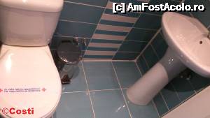 [P21] Pe capacul WC-ului, atât la baie, cât și la grupul sanitar de serviciu, era plasată o bandă cu inscripția ”dezinfectat”.  » foto by Costi
 - 
<span class="allrVoted glyphicon glyphicon-heart hidden" id="av501697"></span>
<a class="m-l-10 hidden" id="sv501697" onclick="voting_Foto_DelVot(,501697,16235)" role="button">șterge vot <span class="glyphicon glyphicon-remove"></span></a>
<a id="v9501697" class=" c-red"  onclick="voting_Foto_SetVot(501697)" role="button"><span class="glyphicon glyphicon-heart-empty"></span> <b>LIKE</b> = Votează poza</a> <img class="hidden"  id="f501697W9" src="/imagini/loader.gif" border="0" /><span class="AjErrMes hidden" id="e501697ErM"></span>