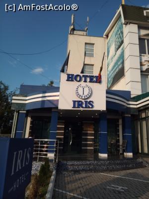 [P01] FATADA CU INTRARE IN HOTEL » foto by ile57b
 - 
<span class="allrVoted glyphicon glyphicon-heart hidden" id="av1291194"></span>
<a class="m-l-10 hidden" id="sv1291194" onclick="voting_Foto_DelVot(,1291194,16254)" role="button">șterge vot <span class="glyphicon glyphicon-remove"></span></a>
<a id="v91291194" class=" c-red"  onclick="voting_Foto_SetVot(1291194)" role="button"><span class="glyphicon glyphicon-heart-empty"></span> <b>LIKE</b> = Votează poza</a> <img class="hidden"  id="f1291194W9" src="/imagini/loader.gif" border="0" /><span class="AjErrMes hidden" id="e1291194ErM"></span>