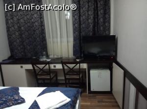 [P02] BIROU CU TV SI MINIBAR INCORPOREAT » foto by ile57b
 - 
<span class="allrVoted glyphicon glyphicon-heart hidden" id="av1291195"></span>
<a class="m-l-10 hidden" id="sv1291195" onclick="voting_Foto_DelVot(,1291195,16254)" role="button">șterge vot <span class="glyphicon glyphicon-remove"></span></a>
<a id="v91291195" class=" c-red"  onclick="voting_Foto_SetVot(1291195)" role="button"><span class="glyphicon glyphicon-heart-empty"></span> <b>LIKE</b> = Votează poza</a> <img class="hidden"  id="f1291195W9" src="/imagini/loader.gif" border="0" /><span class="AjErrMes hidden" id="e1291195ErM"></span>