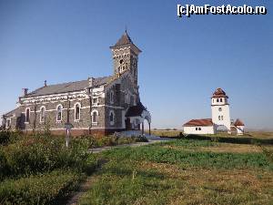 [P25] Mănăstirea Colilia - biserica târnosită în 2009 cu hramul ”Intrarea în Biserică a Maicii Domnului”, alături de clopotniță » foto by mariana.olaru
 - 
<span class="allrVoted glyphicon glyphicon-heart hidden" id="av503260"></span>
<a class="m-l-10 hidden" id="sv503260" onclick="voting_Foto_DelVot(,503260,16273)" role="button">șterge vot <span class="glyphicon glyphicon-remove"></span></a>
<a id="v9503260" class=" c-red"  onclick="voting_Foto_SetVot(503260)" role="button"><span class="glyphicon glyphicon-heart-empty"></span> <b>LIKE</b> = Votează poza</a> <img class="hidden"  id="f503260W9" src="/imagini/loader.gif" border="0" /><span class="AjErrMes hidden" id="e503260ErM"></span>