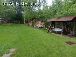 [P05] Leagănul și curtea destul de spațioasă. » foto by Safta Radu
 - 
<span class="allrVoted glyphicon glyphicon-heart hidden" id="av1167847"></span>
<a class="m-l-10 hidden" id="sv1167847" onclick="voting_Foto_DelVot(,1167847,16292)" role="button">șterge vot <span class="glyphicon glyphicon-remove"></span></a>
<a id="v91167847" class=" c-red"  onclick="voting_Foto_SetVot(1167847)" role="button"><span class="glyphicon glyphicon-heart-empty"></span> <b>LIKE</b> = Votează poza</a> <img class="hidden"  id="f1167847W9" src="/imagini/loader.gif" border="0" /><span class="AjErrMes hidden" id="e1167847ErM"></span>