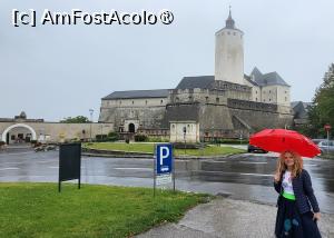 [P02] Castelul apartine familiei Esterházy, care detine o multime de terenuri in regiunea Burgenland si Ungaria, precum si celebrul Palat Esterházy din Eisenstadt.

Accesul in castel se face trecand pe sub o mica arcada (stanga). » foto by geani anto
 - 
<span class="allrVoted glyphicon glyphicon-heart hidden" id="av1407568"></span>
<a class="m-l-10 hidden" id="sv1407568" onclick="voting_Foto_DelVot(,1407568,16396)" role="button">șterge vot <span class="glyphicon glyphicon-remove"></span></a>
<a id="v91407568" class=" c-red"  onclick="voting_Foto_SetVot(1407568)" role="button"><span class="glyphicon glyphicon-heart-empty"></span> <b>LIKE</b> = Votează poza</a> <img class="hidden"  id="f1407568W9" src="/imagini/loader.gif" border="0" /><span class="AjErrMes hidden" id="e1407568ErM"></span>