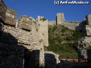 [P16] Cetatea Golubac - Ziduri şi metereze pe un teren accidentat.  » foto by iulianic
 - 
<span class="allrVoted glyphicon glyphicon-heart hidden" id="av551599"></span>
<a class="m-l-10 hidden" id="sv551599" onclick="voting_Foto_DelVot(,551599,16590)" role="button">șterge vot <span class="glyphicon glyphicon-remove"></span></a>
<a id="v9551599" class=" c-red"  onclick="voting_Foto_SetVot(551599)" role="button"><span class="glyphicon glyphicon-heart-empty"></span> <b>LIKE</b> = Votează poza</a> <img class="hidden"  id="f551599W9" src="/imagini/loader.gif" border="0" /><span class="AjErrMes hidden" id="e551599ErM"></span>