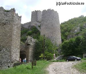 [P08] Castelul Golubac - partea din castel construita pe munte » foto by costy69*
 - 
<span class="allrVoted glyphicon glyphicon-heart hidden" id="av571956"></span>
<a class="m-l-10 hidden" id="sv571956" onclick="voting_Foto_DelVot(,571956,16590)" role="button">șterge vot <span class="glyphicon glyphicon-remove"></span></a>
<a id="v9571956" class=" c-red"  onclick="voting_Foto_SetVot(571956)" role="button"><span class="glyphicon glyphicon-heart-empty"></span> <b>LIKE</b> = Votează poza</a> <img class="hidden"  id="f571956W9" src="/imagini/loader.gif" border="0" /><span class="AjErrMes hidden" id="e571956ErM"></span>