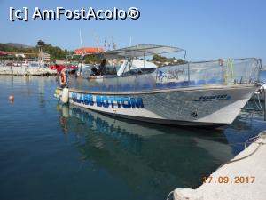 [P13] Laganas - În portul Agios Sostis, ambarcațiuni cu speciale pentru observarea țestoaselor.  » foto by iulianic
 - 
<span class="allrVoted glyphicon glyphicon-heart hidden" id="av907061"></span>
<a class="m-l-10 hidden" id="sv907061" onclick="voting_Foto_DelVot(,907061,16617)" role="button">șterge vot <span class="glyphicon glyphicon-remove"></span></a>
<a id="v9907061" class=" c-red"  onclick="voting_Foto_SetVot(907061)" role="button"><span class="glyphicon glyphicon-heart-empty"></span> <b>LIKE</b> = Votează poza</a> <img class="hidden"  id="f907061W9" src="/imagini/loader.gif" border="0" /><span class="AjErrMes hidden" id="e907061ErM"></span>