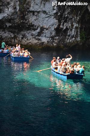 [P26] Lacul Melissani » foto by Muffin2009*
 - 
<span class="allrVoted glyphicon glyphicon-heart hidden" id="av412457"></span>
<a class="m-l-10 hidden" id="sv412457" onclick="voting_Foto_DelVot(,412457,16617)" role="button">șterge vot <span class="glyphicon glyphicon-remove"></span></a>
<a id="v9412457" class=" c-red"  onclick="voting_Foto_SetVot(412457)" role="button"><span class="glyphicon glyphicon-heart-empty"></span> <b>LIKE</b> = Votează poza</a> <img class="hidden"  id="f412457W9" src="/imagini/loader.gif" border="0" /><span class="AjErrMes hidden" id="e412457ErM"></span>