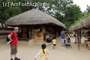 [P35] Korean Folk Village și iar copii » foto by mprofeanu
 - 
<span class="allrVoted glyphicon glyphicon-heart hidden" id="av791227"></span>
<a class="m-l-10 hidden" id="sv791227" onclick="voting_Foto_DelVot(,791227,16707)" role="button">șterge vot <span class="glyphicon glyphicon-remove"></span></a>
<a id="v9791227" class=" c-red"  onclick="voting_Foto_SetVot(791227)" role="button"><span class="glyphicon glyphicon-heart-empty"></span> <b>LIKE</b> = Votează poza</a> <img class="hidden"  id="f791227W9" src="/imagini/loader.gif" border="0" /><span class="AjErrMes hidden" id="e791227ErM"></span>