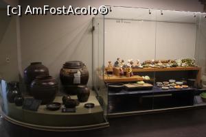 [P07] Seoul, Muzeul de Folclor, Vase de kimchi și în dreapta modul de preparare » foto by mprofeanu
 - 
<span class="allrVoted glyphicon glyphicon-heart hidden" id="av791199"></span>
<a class="m-l-10 hidden" id="sv791199" onclick="voting_Foto_DelVot(,791199,16707)" role="button">șterge vot <span class="glyphicon glyphicon-remove"></span></a>
<a id="v9791199" class=" c-red"  onclick="voting_Foto_SetVot(791199)" role="button"><span class="glyphicon glyphicon-heart-empty"></span> <b>LIKE</b> = Votează poza</a> <img class="hidden"  id="f791199W9" src="/imagini/loader.gif" border="0" /><span class="AjErrMes hidden" id="e791199ErM"></span>