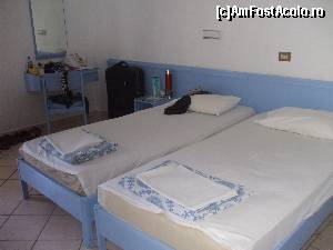 [P16] camera de bungalow » foto by gabitu67dica
 - 
<span class="allrVoted glyphicon glyphicon-heart hidden" id="av664019"></span>
<a class="m-l-10 hidden" id="sv664019" onclick="voting_Foto_DelVot(,664019,16766)" role="button">șterge vot <span class="glyphicon glyphicon-remove"></span></a>
<a id="v9664019" class=" c-red"  onclick="voting_Foto_SetVot(664019)" role="button"><span class="glyphicon glyphicon-heart-empty"></span> <b>LIKE</b> = Votează poza</a> <img class="hidden"  id="f664019W9" src="/imagini/loader.gif" border="0" /><span class="AjErrMes hidden" id="e664019ErM"></span>