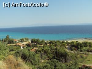 [P05] Afitos: panorama Golfului Toroneos văzută din punctul de belvedere.  » foto by Carmen Ion
 - 
<span class="allrVoted glyphicon glyphicon-heart hidden" id="av799932"></span>
<a class="m-l-10 hidden" id="sv799932" onclick="voting_Foto_DelVot(,799932,16829)" role="button">șterge vot <span class="glyphicon glyphicon-remove"></span></a>
<a id="v9799932" class=" c-red"  onclick="voting_Foto_SetVot(799932)" role="button"><span class="glyphicon glyphicon-heart-empty"></span> <b>LIKE</b> = Votează poza</a> <img class="hidden"  id="f799932W9" src="/imagini/loader.gif" border="0" /><span class="AjErrMes hidden" id="e799932ErM"></span>