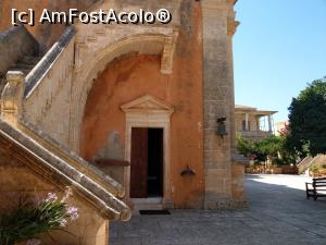 [P15] Agia Triada, scări laterale. » foto by maryka
 - 
<span class="allrVoted glyphicon glyphicon-heart hidden" id="av1180976"></span>
<a class="m-l-10 hidden" id="sv1180976" onclick="voting_Foto_DelVot(,1180976,16947)" role="button">șterge vot <span class="glyphicon glyphicon-remove"></span></a>
<a id="v91180976" class=" c-red"  onclick="voting_Foto_SetVot(1180976)" role="button"><span class="glyphicon glyphicon-heart-empty"></span> <b>LIKE</b> = Votează poza</a> <img class="hidden"  id="f1180976W9" src="/imagini/loader.gif" border="0" /><span class="AjErrMes hidden" id="e1180976ErM"></span>