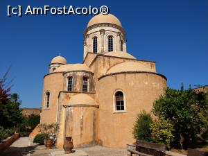 [P38] Agia Triada, văzută de lângă școală. » foto by maryka
 - 
<span class="allrVoted glyphicon glyphicon-heart hidden" id="av1180999"></span>
<a class="m-l-10 hidden" id="sv1180999" onclick="voting_Foto_DelVot(,1180999,16947)" role="button">șterge vot <span class="glyphicon glyphicon-remove"></span></a>
<a id="v91180999" class=" c-red"  onclick="voting_Foto_SetVot(1180999)" role="button"><span class="glyphicon glyphicon-heart-empty"></span> <b>LIKE</b> = Votează poza</a> <img class="hidden"  id="f1180999W9" src="/imagini/loader.gif" border="0" /><span class="AjErrMes hidden" id="e1180999ErM"></span>