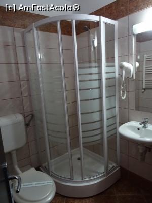 [P14] Baie - Hotel Alexis, Cluj.  » foto by tata123 🔱
 - 
<span class="allrVoted glyphicon glyphicon-heart hidden" id="av1026588"></span>
<a class="m-l-10 hidden" id="sv1026588" onclick="voting_Foto_DelVot(,1026588,16985)" role="button">șterge vot <span class="glyphicon glyphicon-remove"></span></a>
<a id="v91026588" class=" c-red"  onclick="voting_Foto_SetVot(1026588)" role="button"><span class="glyphicon glyphicon-heart-empty"></span> <b>LIKE</b> = Votează poza</a> <img class="hidden"  id="f1026588W9" src="/imagini/loader.gif" border="0" /><span class="AjErrMes hidden" id="e1026588ErM"></span>