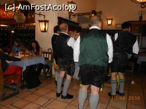 [P04] Munchen - Muzică tradițională la Hofbrauhaus.  » foto by iulianic
 - 
<span class="allrVoted glyphicon glyphicon-heart hidden" id="av783936"></span>
<a class="m-l-10 hidden" id="sv783936" onclick="voting_Foto_DelVot(,783936,17056)" role="button">șterge vot <span class="glyphicon glyphicon-remove"></span></a>
<a id="v9783936" class=" c-red"  onclick="voting_Foto_SetVot(783936)" role="button"><span class="glyphicon glyphicon-heart-empty"></span> <b>LIKE</b> = Votează poza</a> <img class="hidden"  id="f783936W9" src="/imagini/loader.gif" border="0" /><span class="AjErrMes hidden" id="e783936ErM"></span>