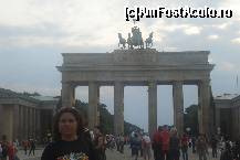 [P33] Berlin cu inconfundabila Poarta Brandenburg » foto by ileanaxperta*
 - 
<span class="allrVoted glyphicon glyphicon-heart hidden" id="av113192"></span>
<a class="m-l-10 hidden" id="sv113192" onclick="voting_Foto_DelVot(,113192,17056)" role="button">șterge vot <span class="glyphicon glyphicon-remove"></span></a>
<a id="v9113192" class=" c-red"  onclick="voting_Foto_SetVot(113192)" role="button"><span class="glyphicon glyphicon-heart-empty"></span> <b>LIKE</b> = Votează poza</a> <img class="hidden"  id="f113192W9" src="/imagini/loader.gif" border="0" /><span class="AjErrMes hidden" id="e113192ErM"></span>