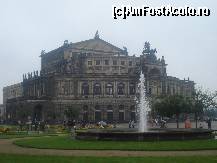 [P34] Dresda, cu impunatoarea cladire a Operei si cu frumosul parc din piata » foto by ileanaxperta*
 - 
<span class="allrVoted glyphicon glyphicon-heart hidden" id="av113193"></span>
<a class="m-l-10 hidden" id="sv113193" onclick="voting_Foto_DelVot(,113193,17056)" role="button">șterge vot <span class="glyphicon glyphicon-remove"></span></a>
<a id="v9113193" class=" c-red"  onclick="voting_Foto_SetVot(113193)" role="button"><span class="glyphicon glyphicon-heart-empty"></span> <b>LIKE</b> = Votează poza</a> <img class="hidden"  id="f113193W9" src="/imagini/loader.gif" border="0" /><span class="AjErrMes hidden" id="e113193ErM"></span>
