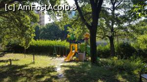 [P01] Loc joaca exterior » foto by gabri_oana
 - 
<span class="allrVoted glyphicon glyphicon-heart hidden" id="av882934"></span>
<a class="m-l-10 hidden" id="sv882934" onclick="voting_Foto_DelVot(,882934,17085)" role="button">șterge vot <span class="glyphicon glyphicon-remove"></span></a>
<a id="v9882934" class=" c-red"  onclick="voting_Foto_SetVot(882934)" role="button"><span class="glyphicon glyphicon-heart-empty"></span> <b>LIKE</b> = Votează poza</a> <img class="hidden"  id="f882934W9" src="/imagini/loader.gif" border="0" /><span class="AjErrMes hidden" id="e882934ErM"></span>