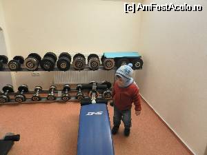 [P11] la sala de sport » foto by phleau
 - 
<span class="allrVoted glyphicon glyphicon-heart hidden" id="av543351"></span>
<a class="m-l-10 hidden" id="sv543351" onclick="voting_Foto_DelVot(,543351,17146)" role="button">șterge vot <span class="glyphicon glyphicon-remove"></span></a>
<a id="v9543351" class=" c-red"  onclick="voting_Foto_SetVot(543351)" role="button"><span class="glyphicon glyphicon-heart-empty"></span> <b>LIKE</b> = Votează poza</a> <img class="hidden"  id="f543351W9" src="/imagini/loader.gif" border="0" /><span class="AjErrMes hidden" id="e543351ErM"></span>
