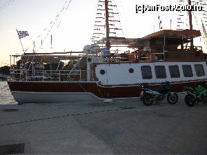 [P11] Vaporasul, port Neos marmaras » foto by DL DRAVER
 - 
<span class="allrVoted glyphicon glyphicon-heart hidden" id="av545669"></span>
<a class="m-l-10 hidden" id="sv545669" onclick="voting_Foto_DelVot(,545669,17228)" role="button">șterge vot <span class="glyphicon glyphicon-remove"></span></a>
<a id="v9545669" class=" c-red"  onclick="voting_Foto_SetVot(545669)" role="button"><span class="glyphicon glyphicon-heart-empty"></span> <b>LIKE</b> = Votează poza</a> <img class="hidden"  id="f545669W9" src="/imagini/loader.gif" border="0" /><span class="AjErrMes hidden" id="e545669ErM"></span>