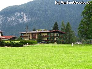 [P03] Appartements Achensee şi pajiştea dinspre şoseaua Maurach-Pertisau » foto by saxonul
 - 
<span class="allrVoted glyphicon glyphicon-heart hidden" id="av546899"></span>
<a class="m-l-10 hidden" id="sv546899" onclick="voting_Foto_DelVot(,546899,17267)" role="button">șterge vot <span class="glyphicon glyphicon-remove"></span></a>
<a id="v9546899" class=" c-red"  onclick="voting_Foto_SetVot(546899)" role="button"><span class="glyphicon glyphicon-heart-empty"></span> <b>LIKE</b> = Votează poza</a> <img class="hidden"  id="f546899W9" src="/imagini/loader.gif" border="0" /><span class="AjErrMes hidden" id="e546899ErM"></span>