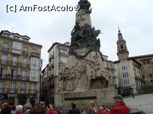 P05 [MAY-2018] Bătălia de la Vitoria -statuia ducelui de Wellington care l-a învins pe Jose Bonaparte în 1813... o reverență istorică. 