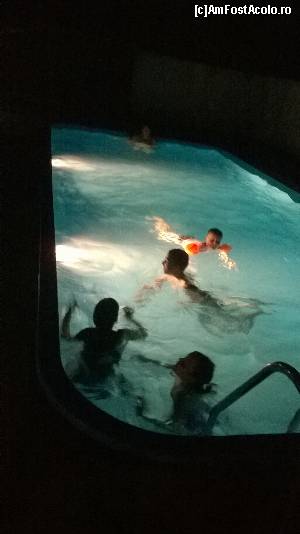 [P02] o baie nocturna binemeritata » foto by damn
 - 
<span class="allrVoted glyphicon glyphicon-heart hidden" id="av657620"></span>
<a class="m-l-10 hidden" id="sv657620" onclick="voting_Foto_DelVot(,657620,17407)" role="button">șterge vot <span class="glyphicon glyphicon-remove"></span></a>
<a id="v9657620" class=" c-red"  onclick="voting_Foto_SetVot(657620)" role="button"><span class="glyphicon glyphicon-heart-empty"></span> <b>LIKE</b> = Votează poza</a> <img class="hidden"  id="f657620W9" src="/imagini/loader.gif" border="0" /><span class="AjErrMes hidden" id="e657620ErM"></span>