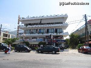[P01] Hotel Oscar Igoumenitsa- hotelul se afla vizavi de port, pe strada Agion Apostolon nr 149 » foto by luciaoradea
 - 
<span class="allrVoted glyphicon glyphicon-heart hidden" id="av553542"></span>
<a class="m-l-10 hidden" id="sv553542" onclick="voting_Foto_DelVot(,553542,17425)" role="button">șterge vot <span class="glyphicon glyphicon-remove"></span></a>
<a id="v9553542" class=" c-red"  onclick="voting_Foto_SetVot(553542)" role="button"><span class="glyphicon glyphicon-heart-empty"></span> <b>LIKE</b> = Votează poza</a> <img class="hidden"  id="f553542W9" src="/imagini/loader.gif" border="0" /><span class="AjErrMes hidden" id="e553542ErM"></span>