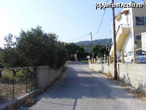 [P07] Fotografie facuta de pe drumul care ducea la plaja. In fata in planul indepartat e cladirea principala a hotelului » foto by camelia
 - 
<span class="allrVoted glyphicon glyphicon-heart hidden" id="av557807"></span>
<a class="m-l-10 hidden" id="sv557807" onclick="voting_Foto_DelVot(,557807,17489)" role="button">șterge vot <span class="glyphicon glyphicon-remove"></span></a>
<a id="v9557807" class=" c-red"  onclick="voting_Foto_SetVot(557807)" role="button"><span class="glyphicon glyphicon-heart-empty"></span> <b>LIKE</b> = Votează poza</a> <img class="hidden"  id="f557807W9" src="/imagini/loader.gif" border="0" /><span class="AjErrMes hidden" id="e557807ErM"></span>