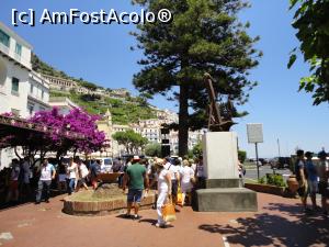 P18 [JUN-2019] Piazza Flavio Gioia, monument dedicat marinarilor căzuți pe mare. 