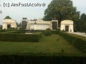 [P20] Mausoleul Mărăști » foto by Yersinia Pestis <span class="label label-default labelC_thin small">NEVOTABILĂ</span>