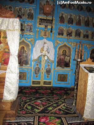 [P18] Bisericuţa de lemn decorată în stil popular » foto by Michi
 - 
<span class="allrVoted glyphicon glyphicon-heart hidden" id="av630013"></span>
<a class="m-l-10 hidden" id="sv630013" onclick="voting_Foto_DelVot(,630013,17524)" role="button">șterge vot <span class="glyphicon glyphicon-remove"></span></a>
<a id="v9630013" class=" c-red"  onclick="voting_Foto_SetVot(630013)" role="button"><span class="glyphicon glyphicon-heart-empty"></span> <b>LIKE</b> = Votează poza</a> <img class="hidden"  id="f630013W9" src="/imagini/loader.gif" border="0" /><span class="AjErrMes hidden" id="e630013ErM"></span>